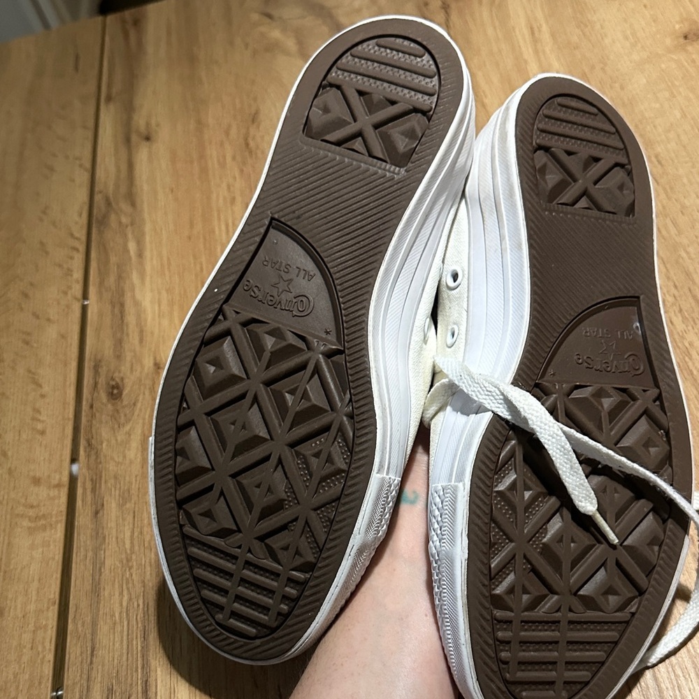Classic all White converse chuck Taylor’s women 8 - Picture 5 of 8